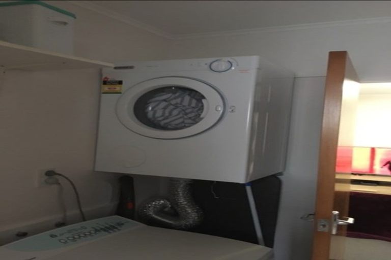 Photo of property in 62b Baylands Drive, Newlands, Wellington, 6037