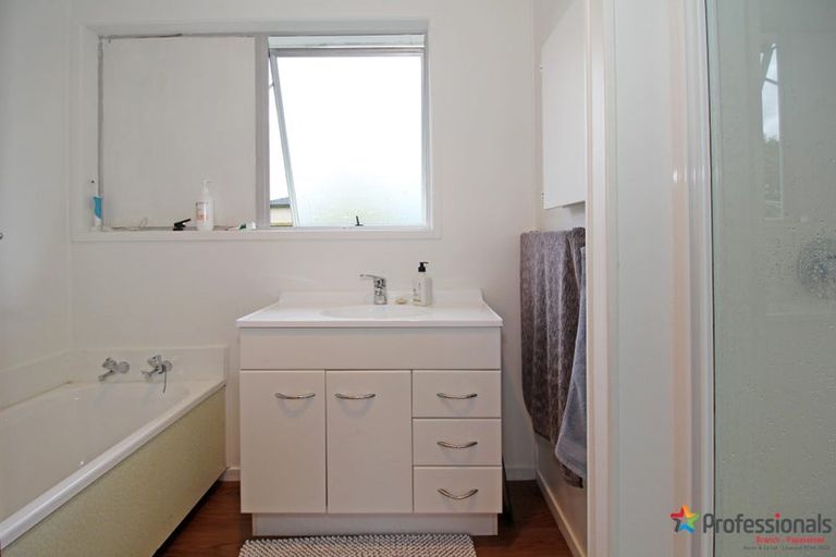 Photo of property in 8 Harrier Place, Papakura, 2110