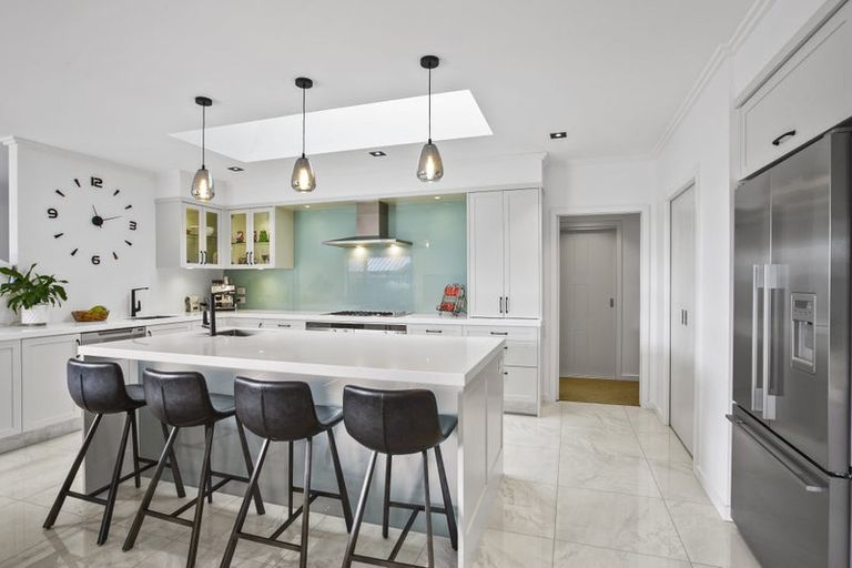 Photo of property in 12 Gleneagles Way, Waiwhakaiho, New Plymouth, 4312