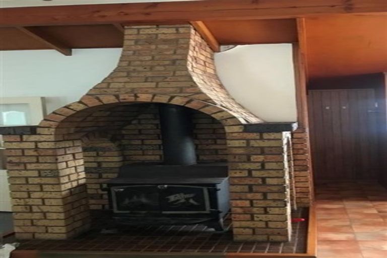 Photo of property in 43 St Leonards Road, Kelston, Auckland, 0602