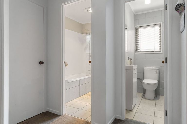 Photo of property in 1/37 Simon Ellice Drive, Bayview, Auckland, 0629