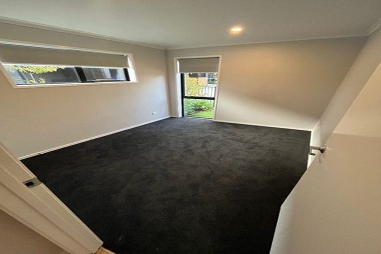 Photo of property in 8 Kumerahou Street, Kumeu, 0810