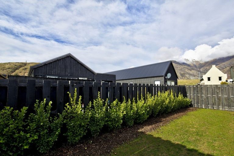 Photo of property in 7 Lorne Street, Lake Hayes, Queenstown, 9304