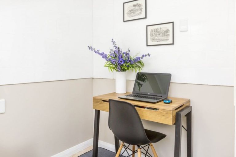 Photo of property in 68 Oakleigh Street, Maungaraki, Lower Hutt, 5010