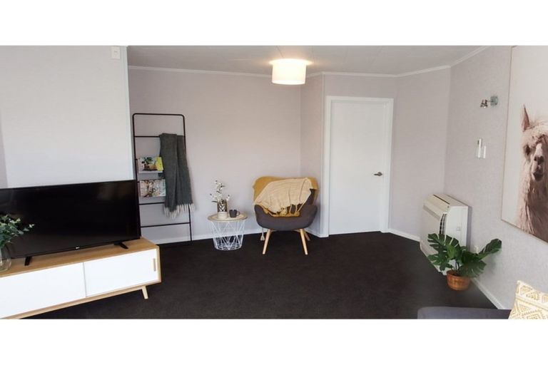 Photo of property in 35 John Street, Otatara, Invercargill, 9879