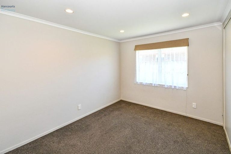 Photo of property in 2 Carisbrook Crescent, Papakura, 2110