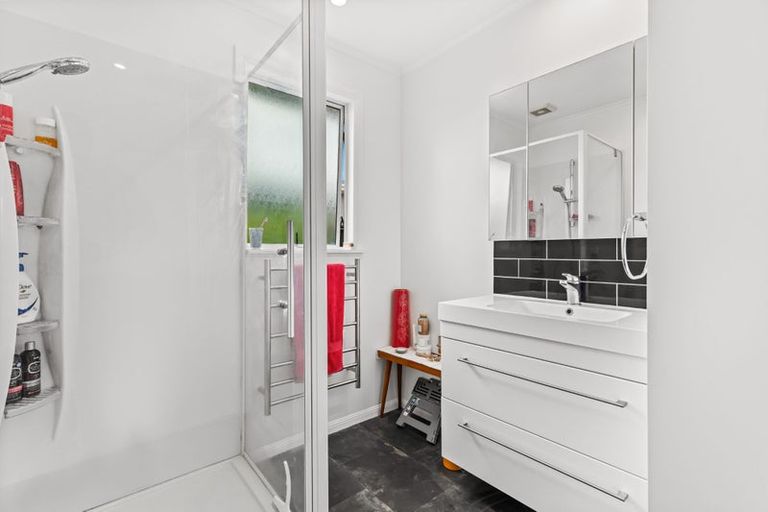 Photo of property in 199 Don Buck Road, Massey, Auckland, 0614