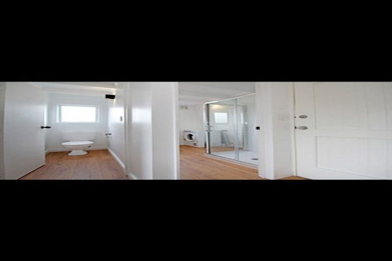 Photo of property in 1/18 Edgerton Road, Te Atatu Peninsula, Auckland, 0610