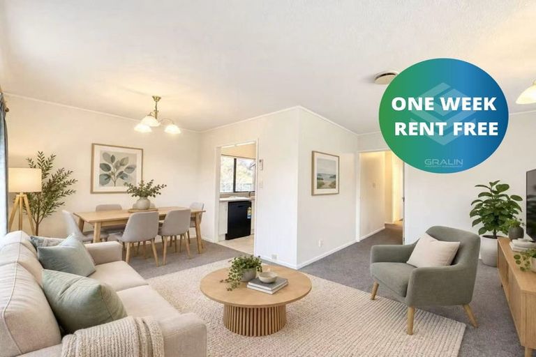 Photo of property in 1/17 Orchid Place, Te Atatu South, Auckland, 0610