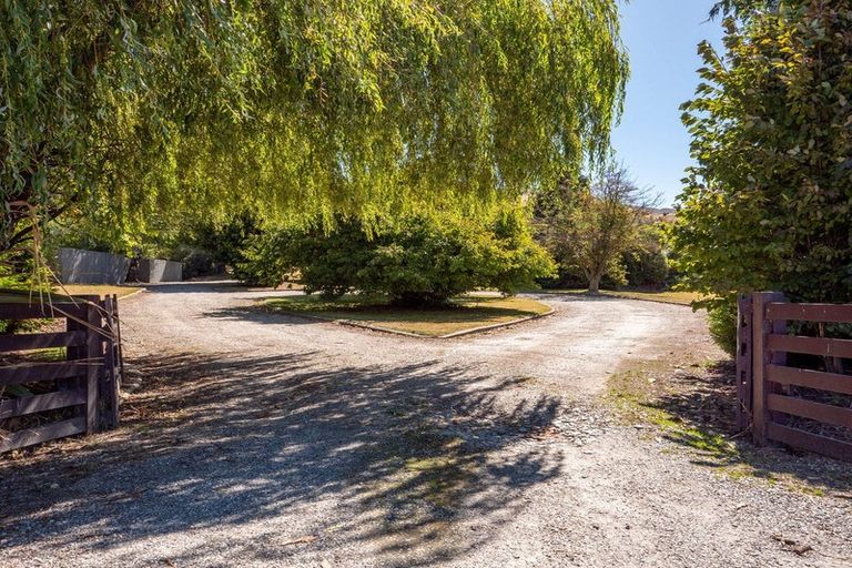 Photo of property in 38 Station Rise, Dalefield, Queenstown, 9371