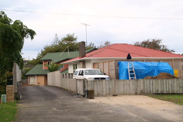 Photo of property in 2/64 Howe Street, Howick, Auckland, 2014