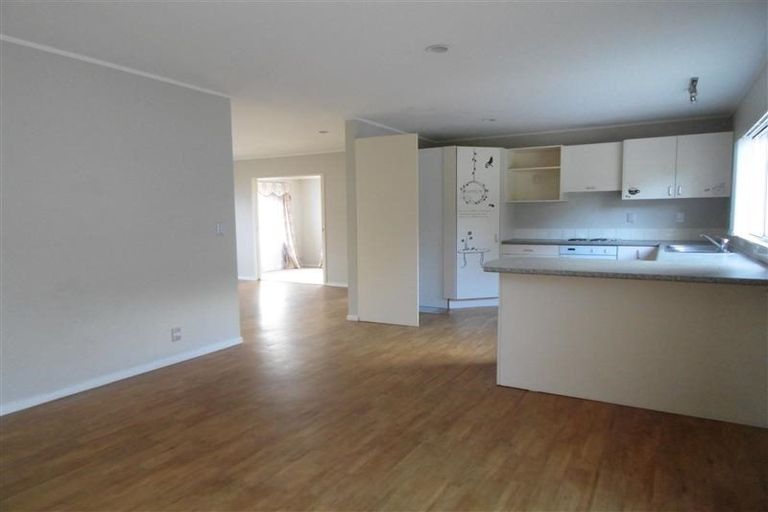 Photo of property in 22 Te Hoe Grove, Pinehill, Auckland, 0632