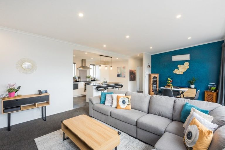 Photo of property in 58a Exeter Crescent, Takaro, Palmerston North, 4412