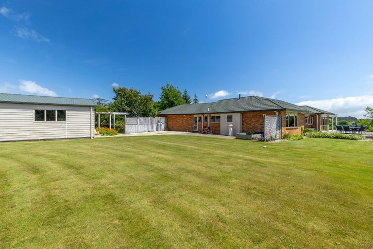 Photo of property in 1329 Devon Road, Brixton, Waitara, 4382