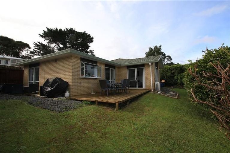 Photo of property in 28 Lynwood Road, New Lynn, Auckland, 0600