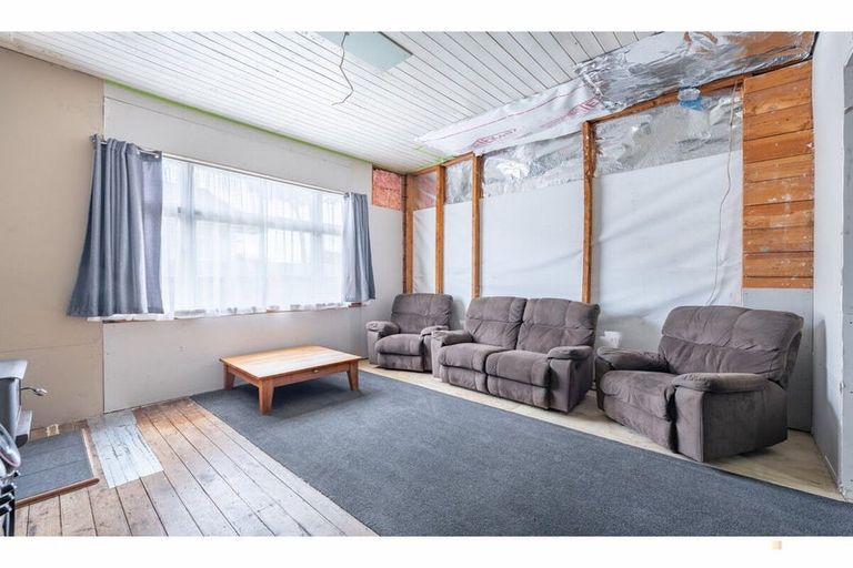 Photo of property in 25 Coronation Street, Waimate, 7924