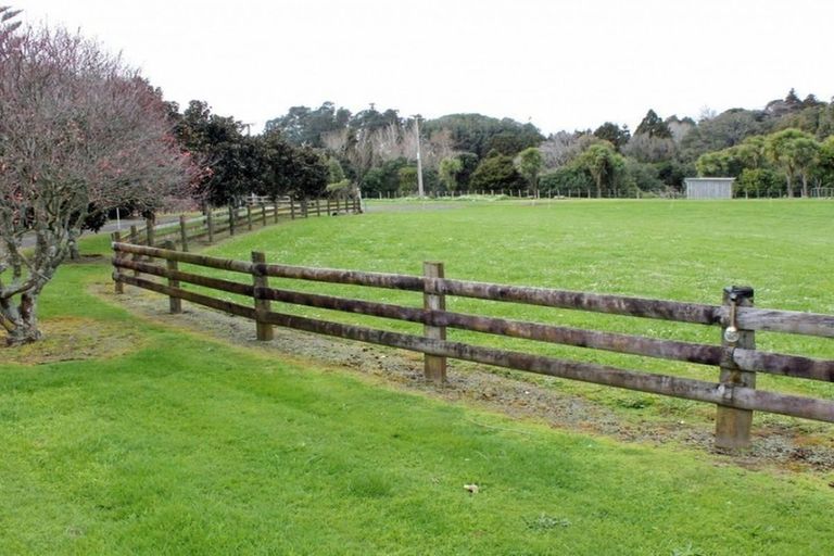 Photo of property in 74 Henwood Road, Paraite, New Plymouth, 4372