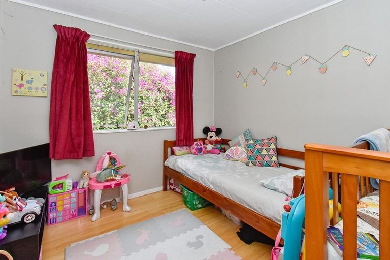 Photo of property in 4 Dulcie Place, Red Hill, Papakura, 2110