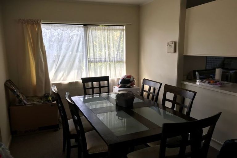 Photo of property in 2/77 Burundi Avenue, Clendon Park, Auckland, 2103