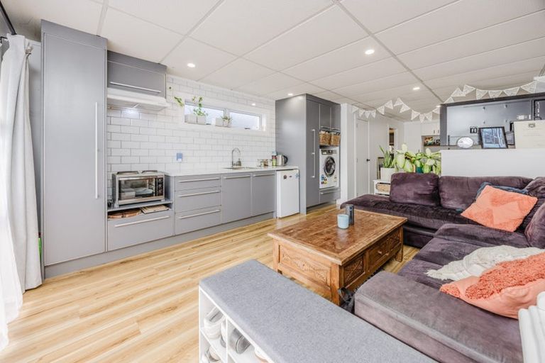 Photo of property in 2/1 West Street, Papakura, 2110