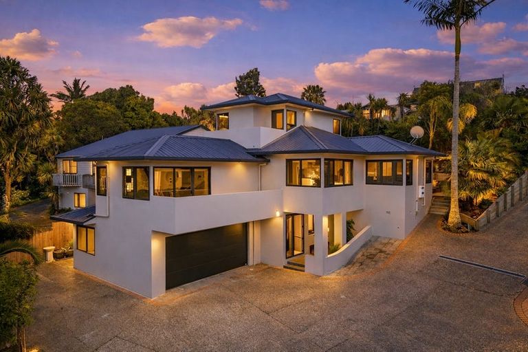 Photo of property in 1/70b Carlisle Road, Browns Bay, Auckland, 0632