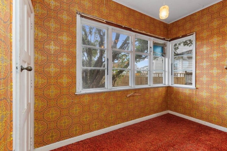 Photo of property in 16 Purser Grove, Fairfield, Lower Hutt, 5011