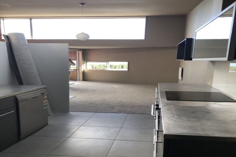 Photo of property in 16/2 Onslow Road, Khandallah, Wellington, 6035