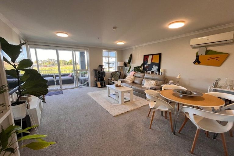 Photo of property in 60 Rewa Rewa Lane, Orewa, 0931