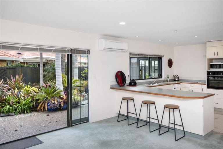 Photo of property in 1 Cloverlea Place, Pukekohe, 2120