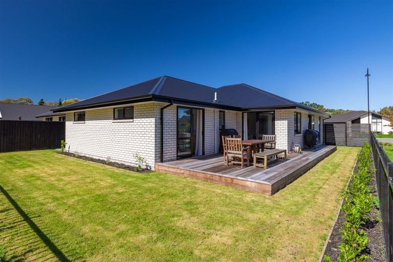 Photo of property in 13 Bellows Close, Halswell, Christchurch, 8025