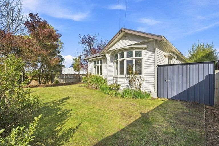 Photo of property in 124 Edward Avenue, Edgeware, Christchurch, 8013