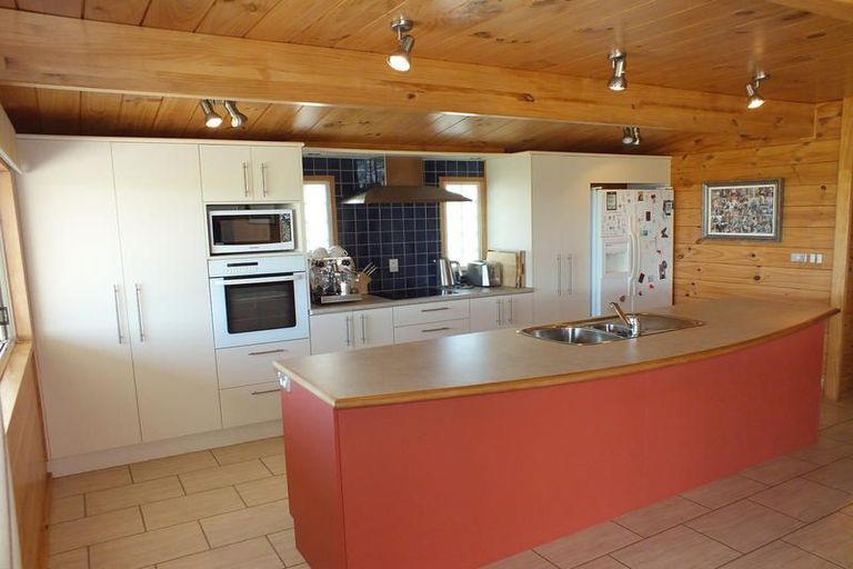 Photo of property in 122 Puka Crescent, Matarangi, Whitianga, 3592