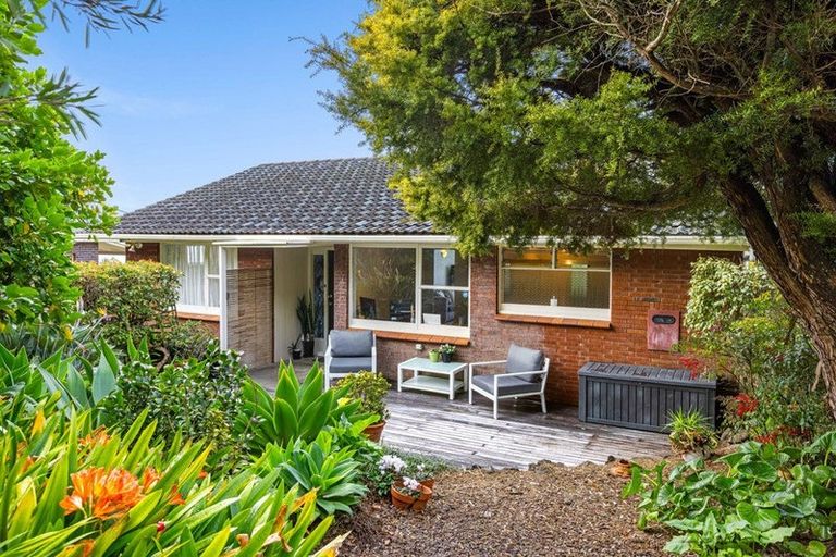 Photo of property in 278 Whangaparaoa Road, Red Beach, 0932