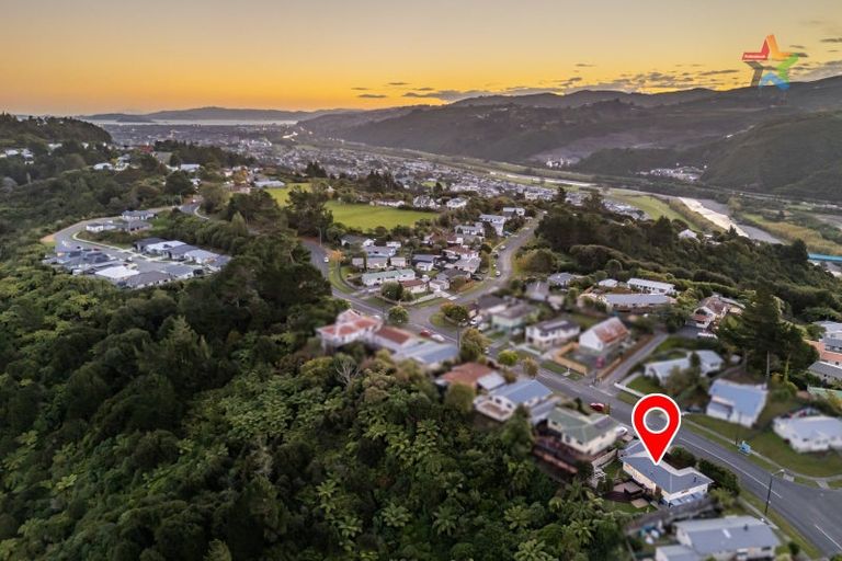 Photo of property in 127 Holborn Drive, Stokes Valley, Lower Hutt, 5019
