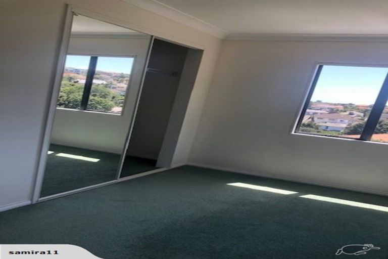 Photo of property in 25 The Enclave, Totara Heights, Auckland, 2105