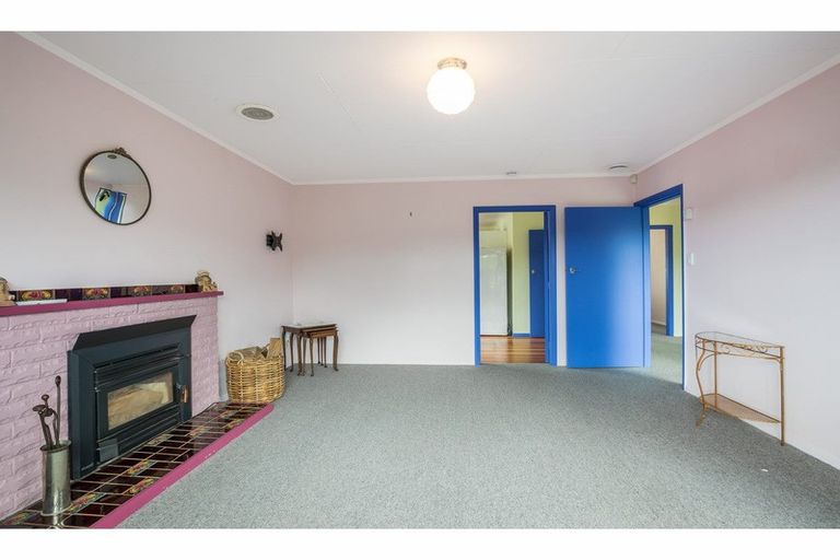 Photo of property in 27 Amundsen Grove, Stokes Valley, Lower Hutt, 5019
