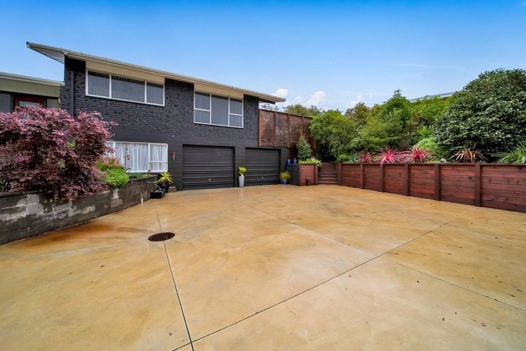 Photo of property in 3 La Salle Drive, Westown, New Plymouth, 4310