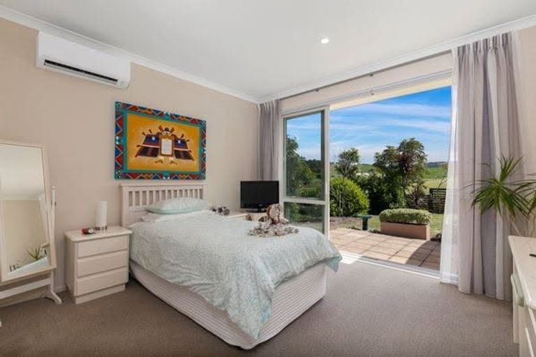 Photo of property in 5 Laly Haddon Place, Matakana, Warkworth, 0985