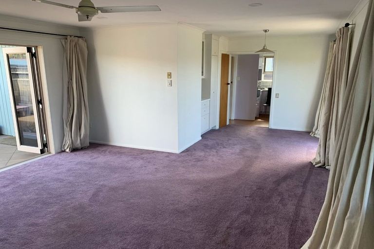 Photo of property in 17 Puketapu Road, Taradale, Napier, 4112