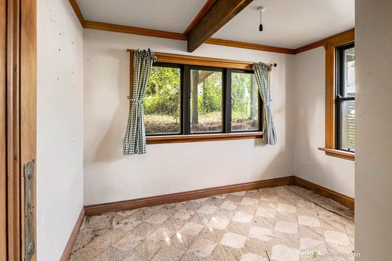 Photo of property in 4 Governor Road, Northland, Wellington, 6012