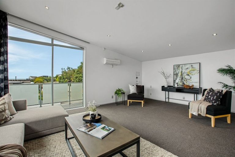 Photo of property in 4 Gazelle Lane, Redcliffs, Christchurch, 8081