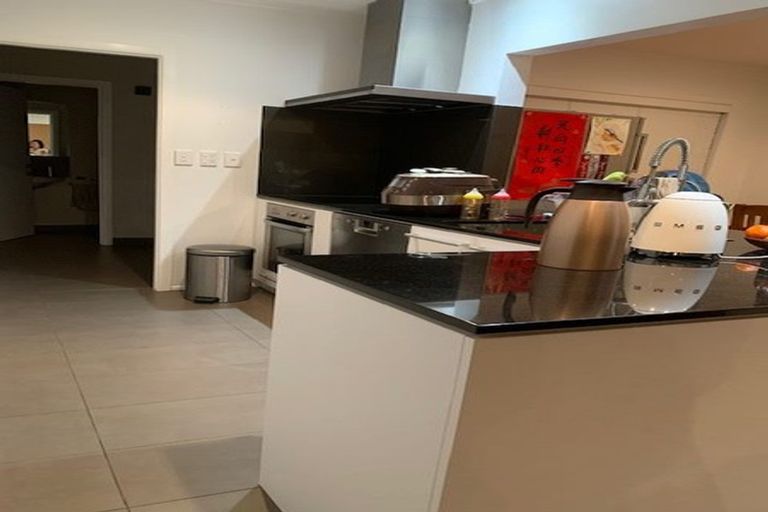 Photo of property in 2/28 Bleakhouse Road, Howick, Auckland, 2014