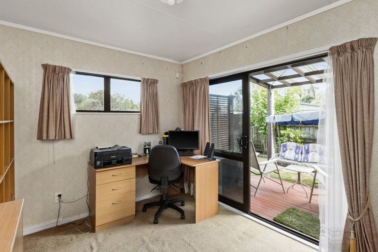 Photo of property in 58 James Cook Street, Havelock North, 4130