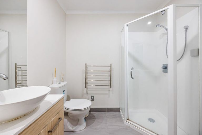 Photo of property in 10 Panakenake Way, Flat Bush, Auckland, 2019