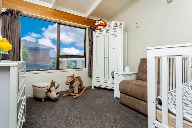 Photo of property in 34 Unsworth Drive, Unsworth Heights, Auckland, 0632