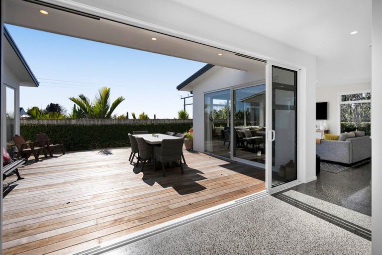 Photo of property in 321b Mangorei Road, Merrilands, New Plymouth, 4312