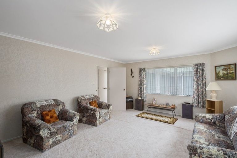 Photo of property in 2/219 Mangorei Road, Merrilands, New Plymouth, 4312