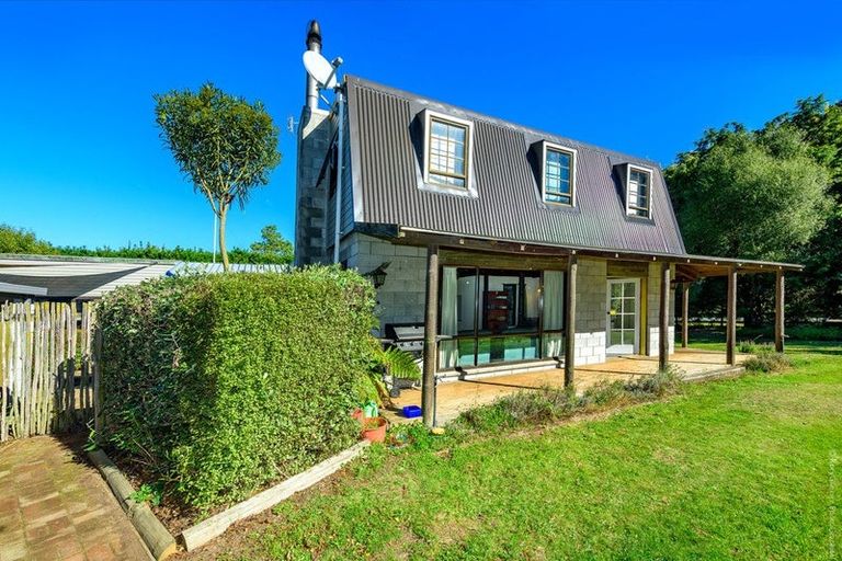 Photo of property in 864 Sandy Knolls Road, West Melton, Christchurch, 7675