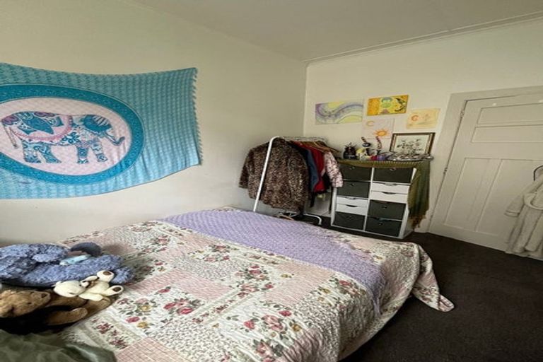 Photo of property in 1/12 Myrtle Crescent, Mount Cook, Wellington, 6021