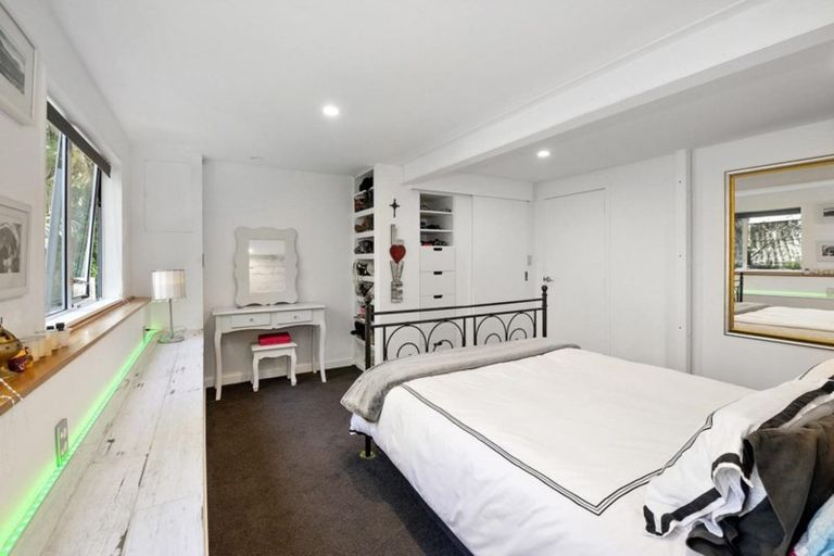 Photo of property in 20 Waima Crescent, Titirangi, Auckland, 0604